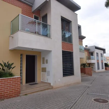 Casa de Férias Cozy With Pool And Barbecue