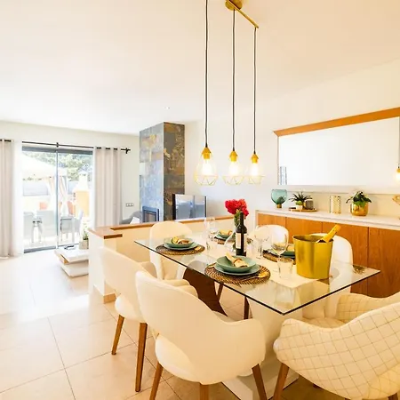 Vakantiehuis Cozy With Pool And Barbecue Albufeira