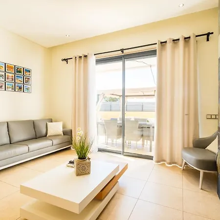 Cozy With Pool And Barbecue Casa de Férias Albufeira