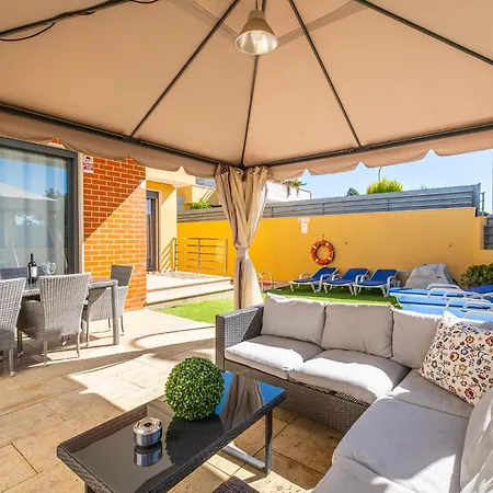 Cozy With Pool And Barbecue Ferienhaus Albufeira