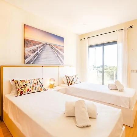 Cozy With Pool And Barbecue Ferienhaus Albufeira