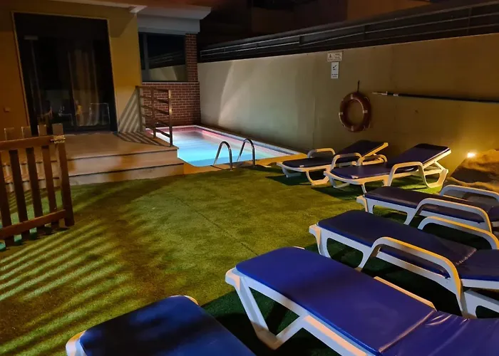 Дом отдыха Cozy With Pool And Barbecue